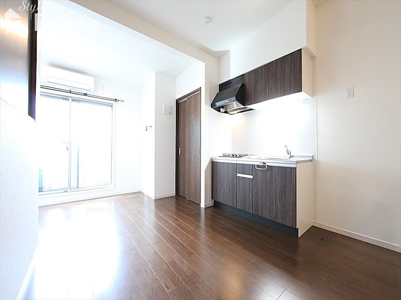 居室・リビング　内装