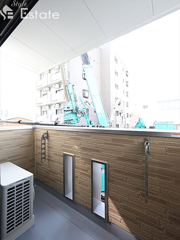 バルコニー　バルコニー