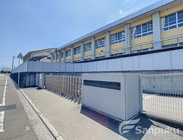 中学校　久米中学校（中学校）まで2290m