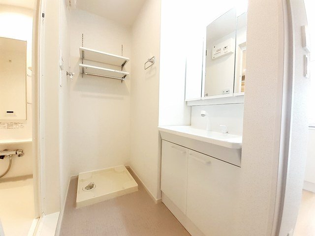 洗面設備　広い洗面スペース