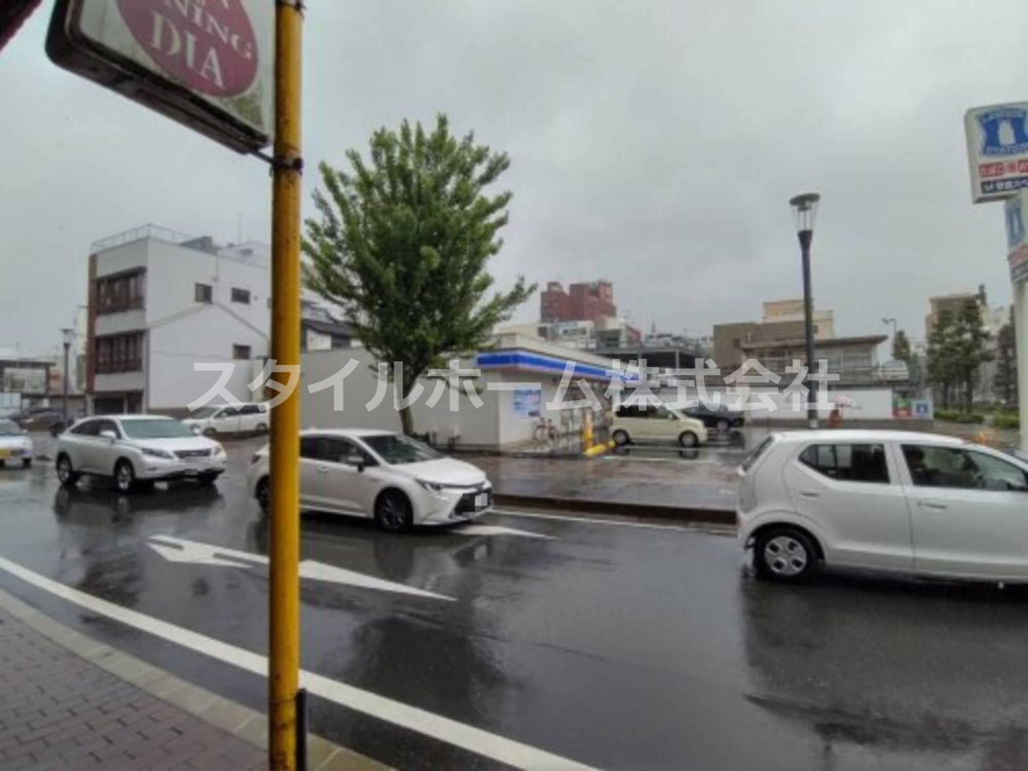 コンビニ　ローソン 豊橋駅前大通一丁目店（コンビニ）まで621m