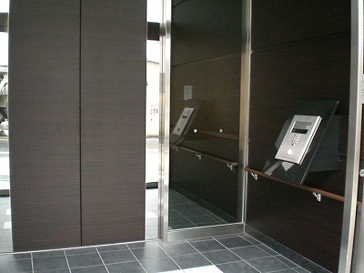 エントランス　オートロック