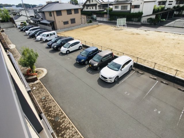 駐車場　駐車場