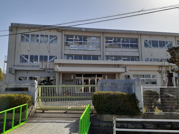 小学校　岡山市立鯉山小学校（小学校）まで250m
