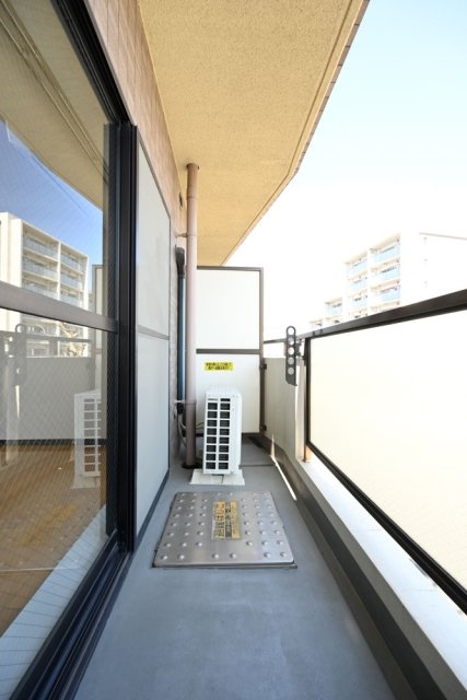 バルコニー　バルコニーからの眺めを楽しみながら食事をしませんか