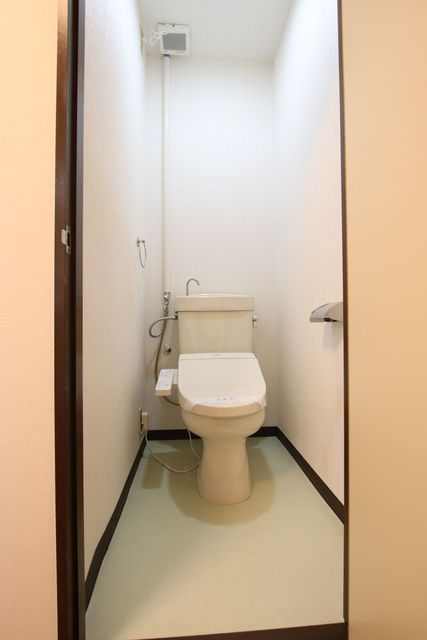 トイレ　温水洗浄便座