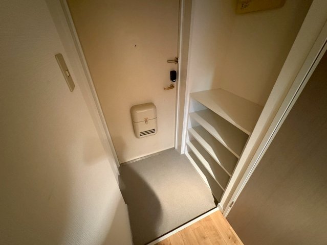 玄関　ドール新栄