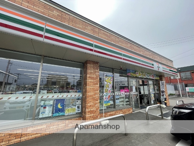 コンビニ　セブン－イレブン渡島八雲本町店（コンビニ）まで812m