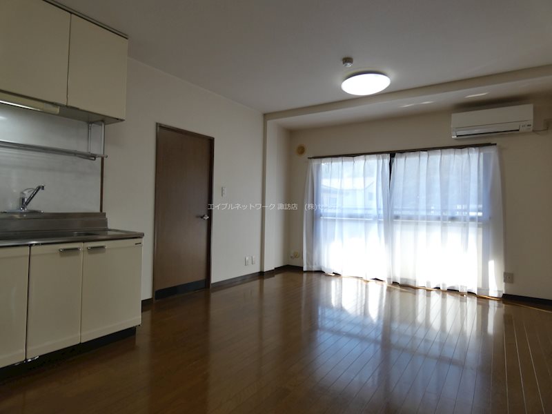 居室・リビング　写真は類似