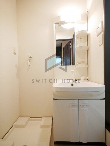 洗面設備　朝の支度にも助かる、独立の洗髪洗面化粧台