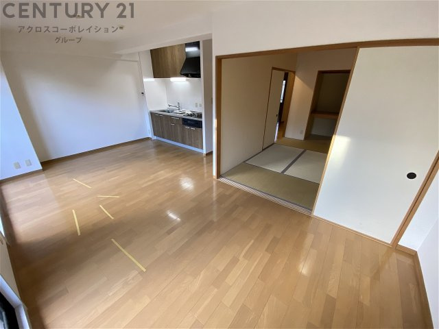 居室・リビング　日当たり良好の12帖LDK!