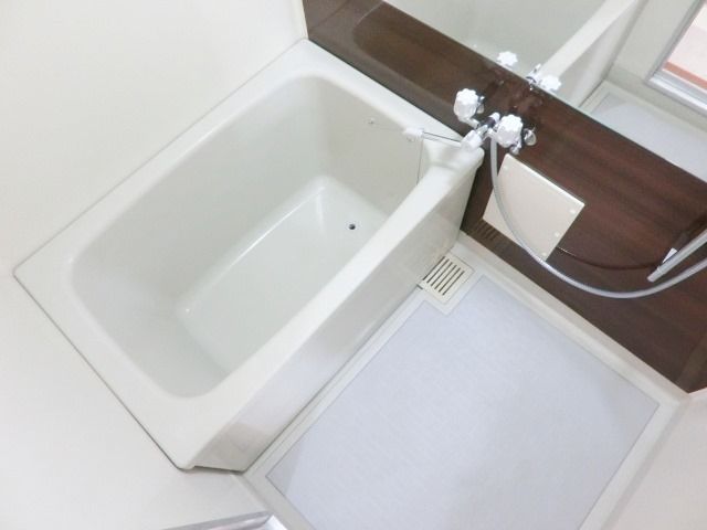 バス・シャワールーム　1日の疲れを洗い流すバスルーム