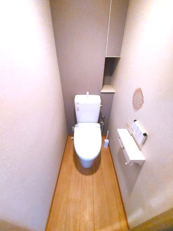 トイレ　ウォシュレット付　便利なあなあり