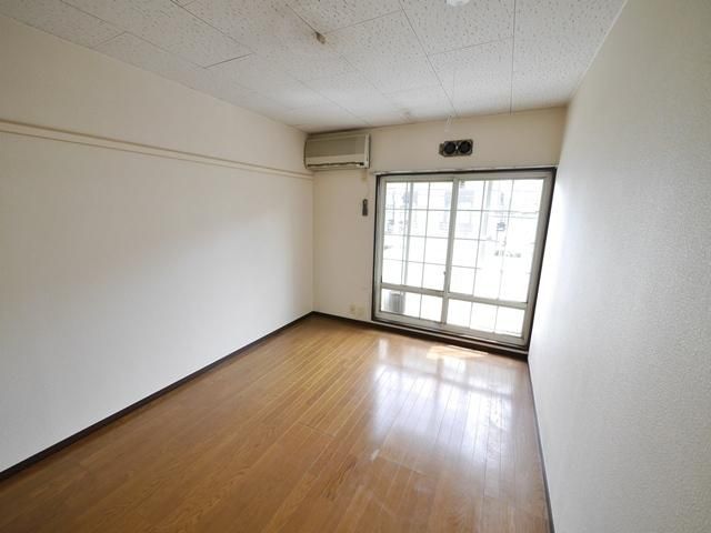 居室・リビング　★明るいお部屋です★