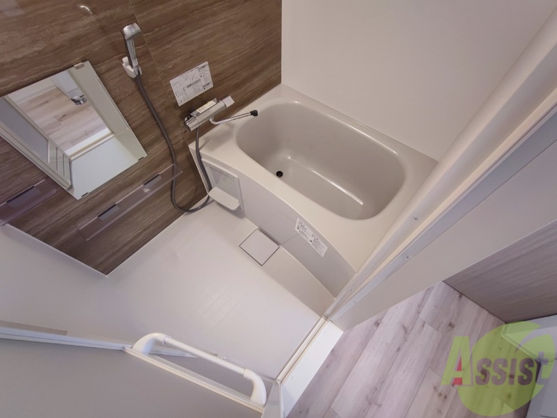 バス・シャワールーム　ユニットバスです。疲れを癒すのに欠かせませんね！