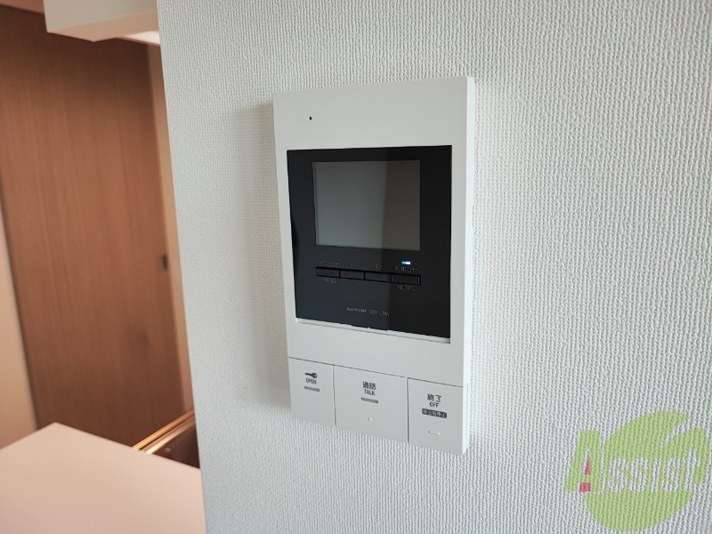 セキュリティ　モニター付きインターホンです。来客時も安心ですね。