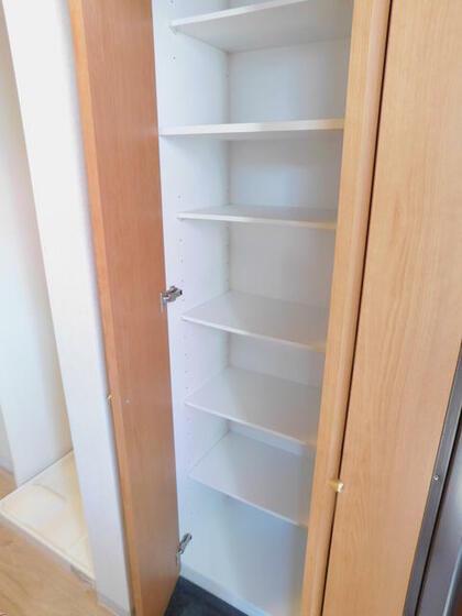 玄関　※別部屋参考写真です※