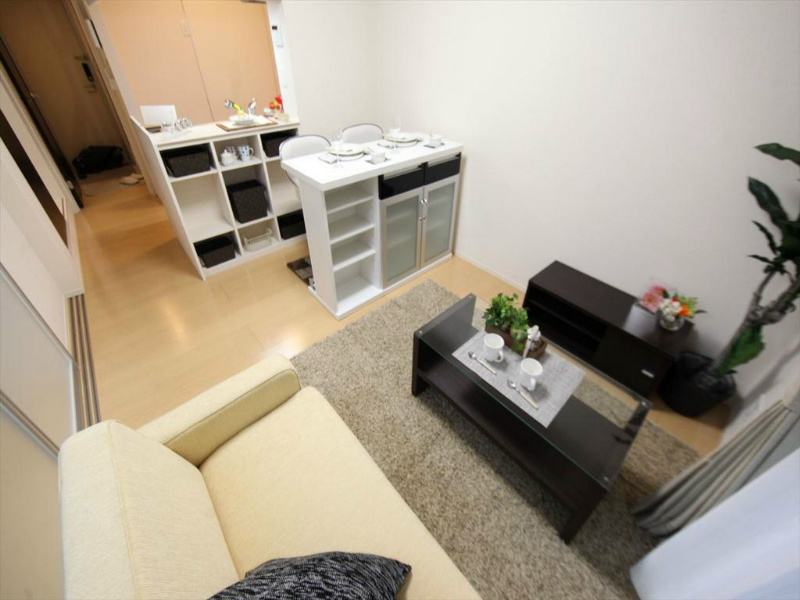 居室・リビング　ＬＤＫ9帖　カウンターキッチン　南向きバルコニー