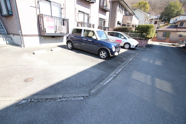 駐車場　敷地内駐車場