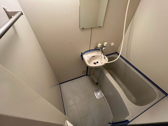 バス・シャワールーム　※別部屋の写真です