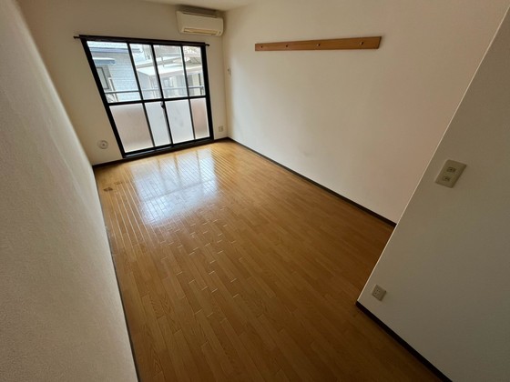 居室・リビング　※別部屋の写真です