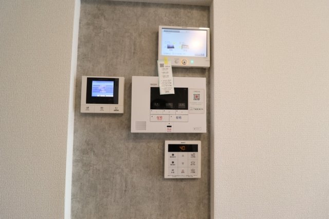 セキュリティ　SECOMホームセキュリティ標準搭載、カラーモニター付インタ