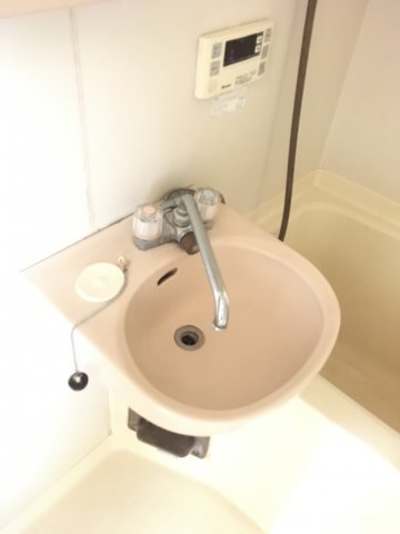 洗面設備　コンパクトで使いやすい洗面所