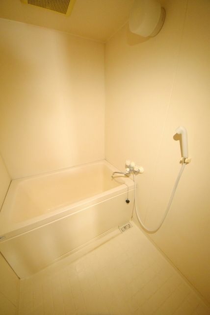 バス・シャワールーム　★人気のバストイレ別のお部屋です★