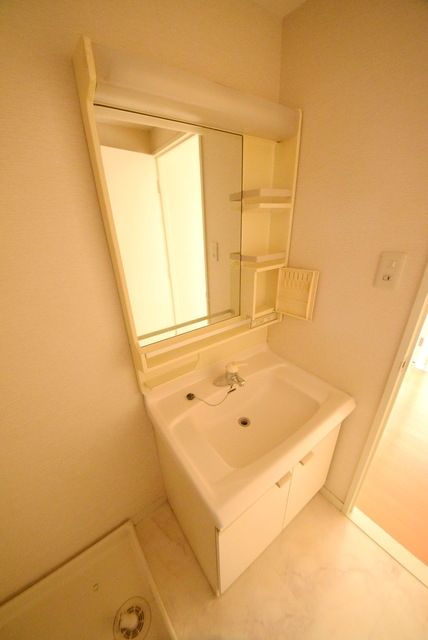 洗面設備　★洗面化粧台つきです★