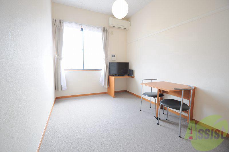 居室・リビング　２Ｆは絨毯です！！