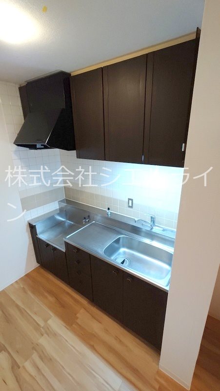 キッチン　室内写真は同物件内別部屋のイメージです