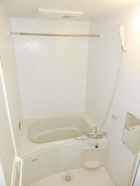 バス・シャワールーム　キレイなバスルーム！