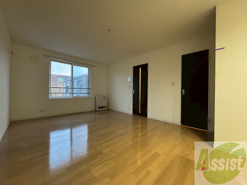 居室・リビング　広くてキレイなお部屋が広がっていて、充実した生活が送れそう。