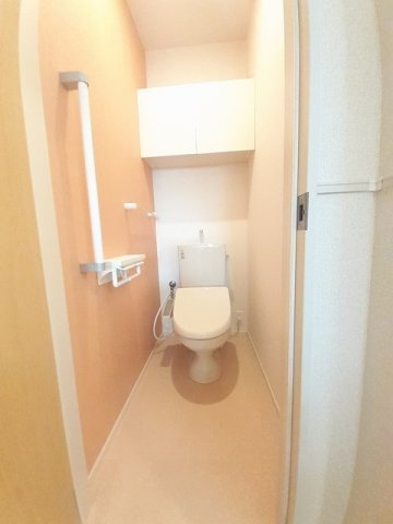 トイレ　清潔感のあるトイレです