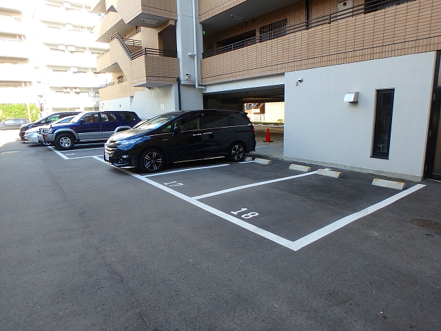 駐車場　駐車場