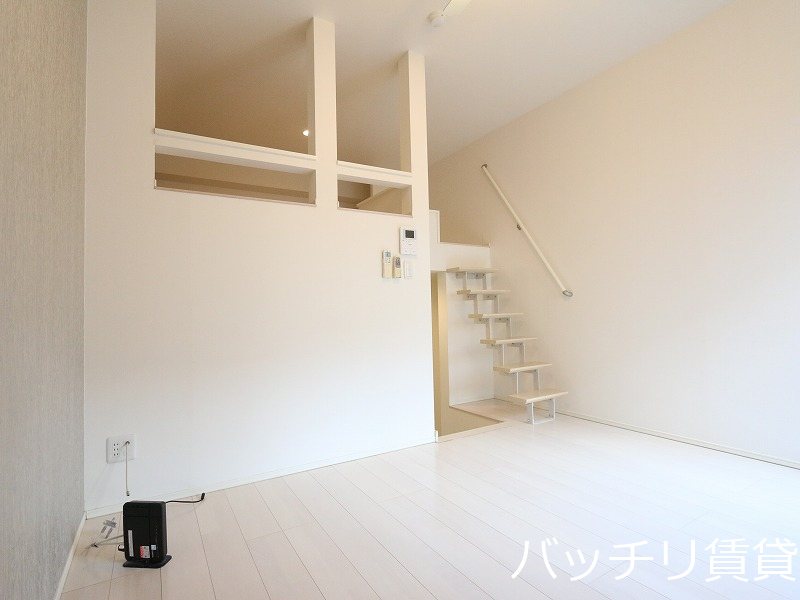 居室・リビング　画像は別号室タイプの為、現状を優先致します。