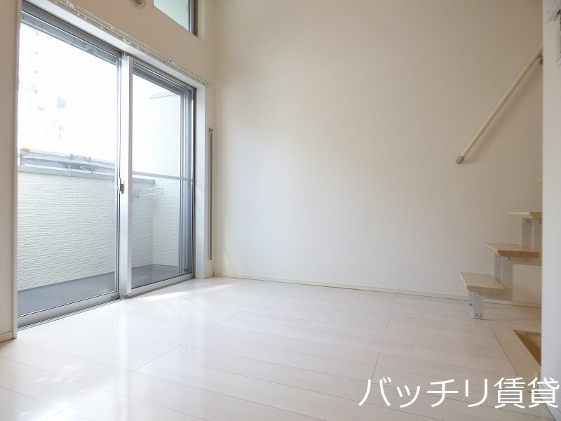 バルコニー　同型タイプの為、現状を優先いたします