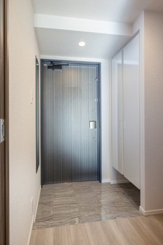 玄関　※写真は同タイプ住戸です。