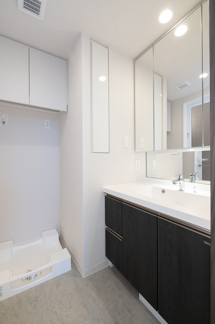 洗面設備　※写真は同タイプ住戸です。