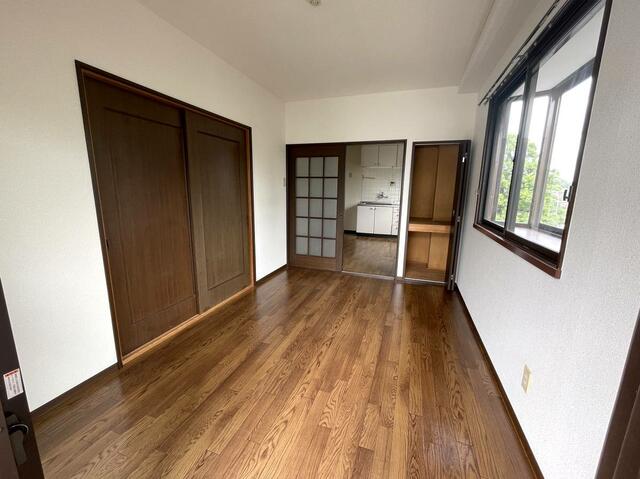 居室・リビング　洋室（南）