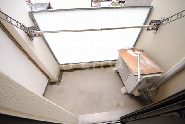 バルコニー　写真は２０３号室