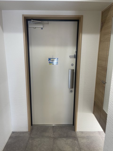 玄関　同物件別号室のものです。