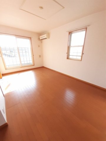 居室・リビング　ゆったり過ごせる居間です