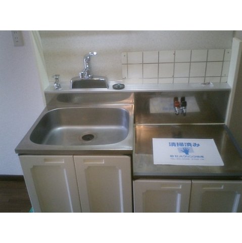 キッチン　コンパクトなキッチンで掃除もラクラク