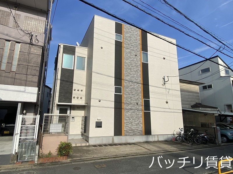 建物外観　オートロック付き