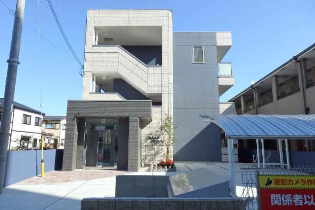 エントランス　外観写真（昼）