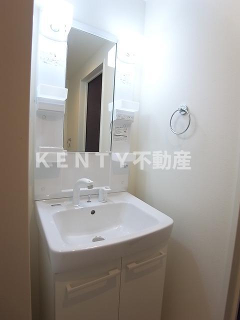 洗面設備　コンパクトで使いやすい洗面所