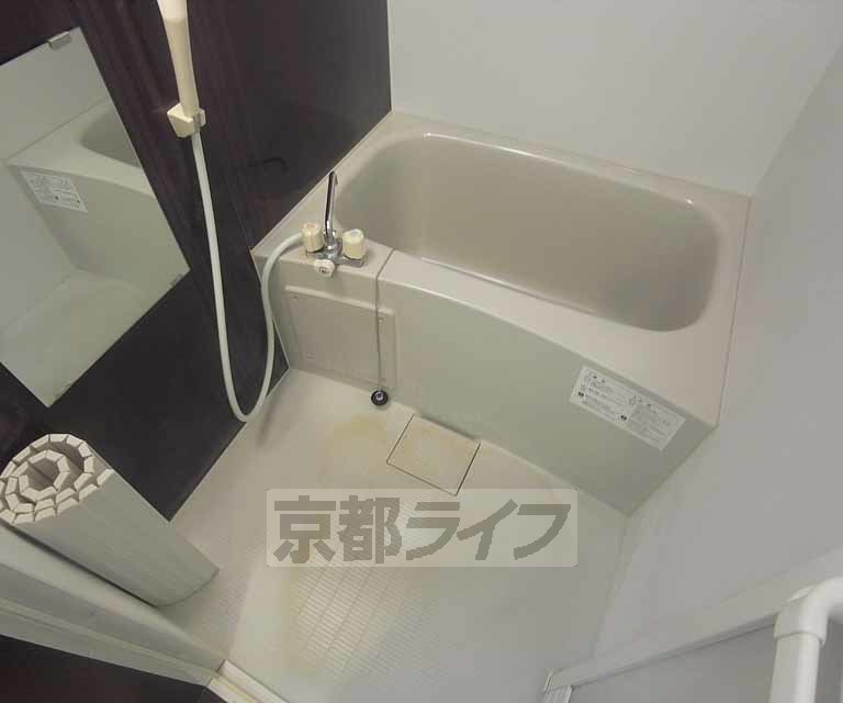 バス・シャワールーム　鏡のある綺麗なお風呂！