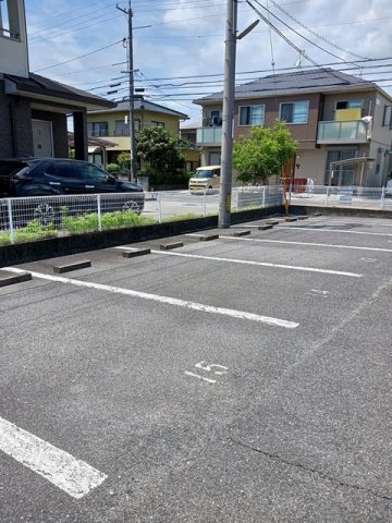 駐車場　車をお持ちの方に嬉しい駐車場付きの物件です