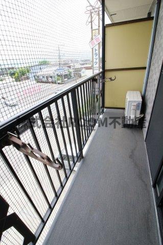 バルコニー　広々としたバルコニーです